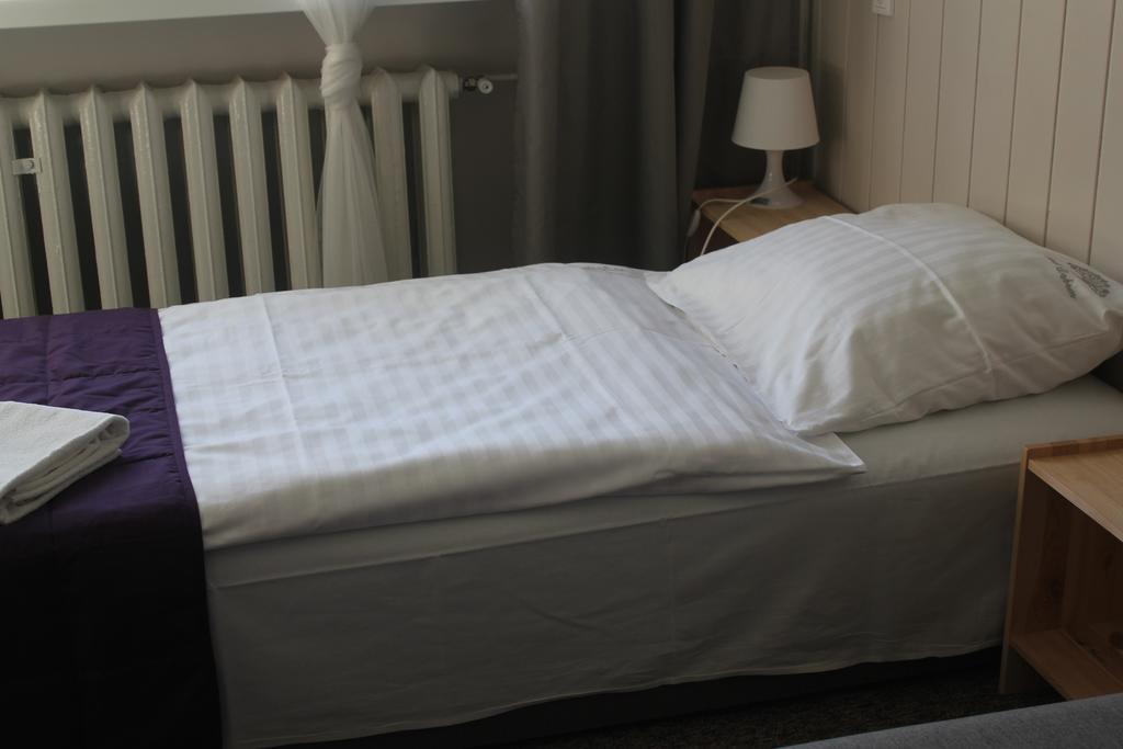Hotel Pod Dębem Zielona Góra Buitenkant foto