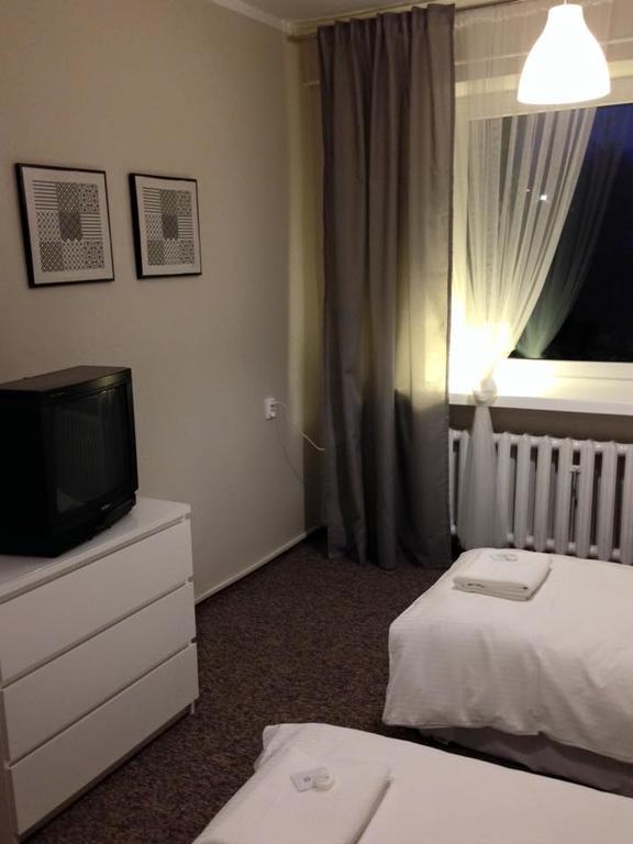 Hotel Pod Dębem Zielona Góra Buitenkant foto
