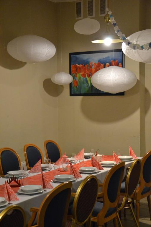 Hotel Pod Dębem Zielona Góra Buitenkant foto