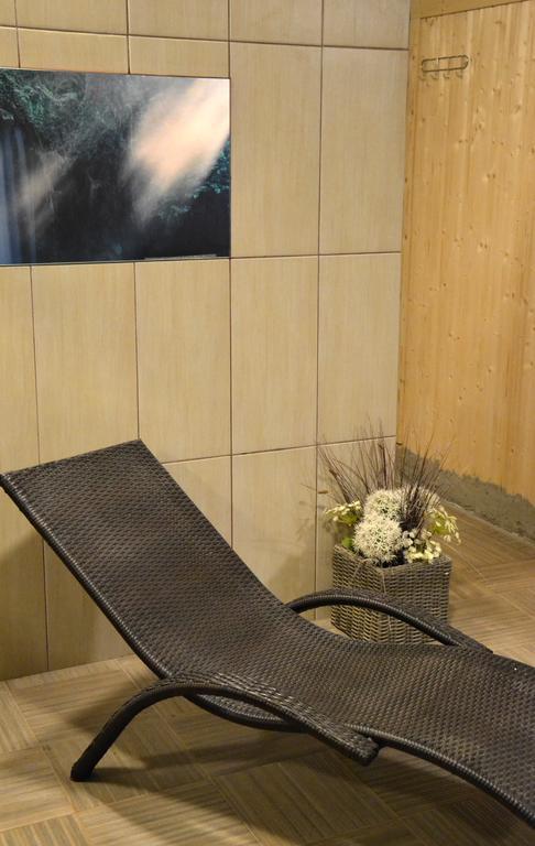 Hotel Pod Dębem Zielona Góra Buitenkant foto