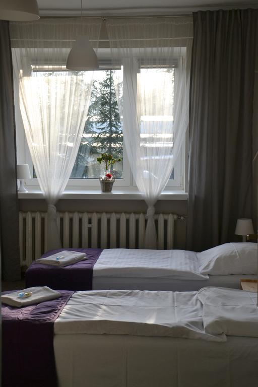 Hotel Pod Dębem Zielona Góra Buitenkant foto